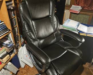 Very comfortable office chair