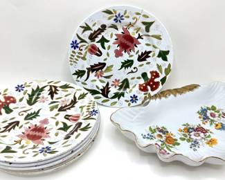 Set 6 Antique M.S. Kuznetsov Manufactory Russian Plates & Shell Bowl From Portugal With Gold Accents Lot #: 29