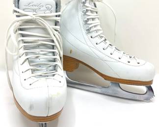 Bladerunner Ice Skates, Size Womens 5, Appear Barely Used Lot #: 107