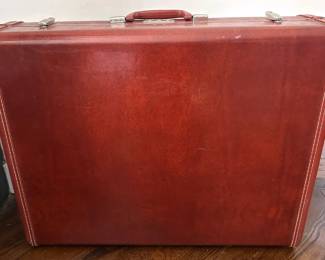 Mid-Century Modern Royal Traveller Suitcase Luggage Lot #: 93