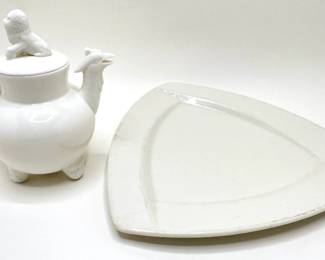 Tozai Home Asian Teapot With Foo Dog, Phoenix & Dragon & Vintage Syracuse China Company Triangular Plate Lot #: 47