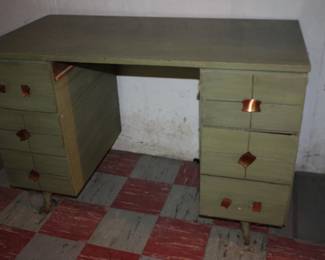 MCM Desk