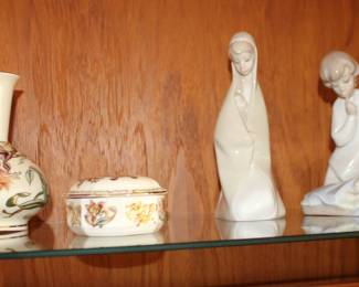 Vase Dresser Box Mary Figure