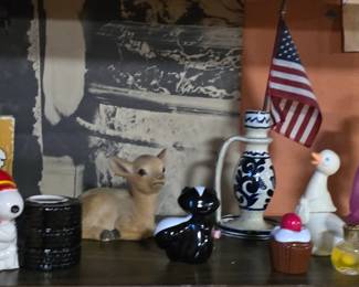 Figurines