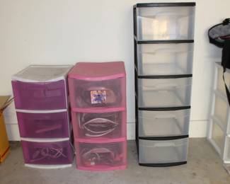 Storage containers
