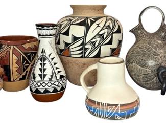 Collection Native American, Mexican, & Columbian Pottery Vases/Vessels