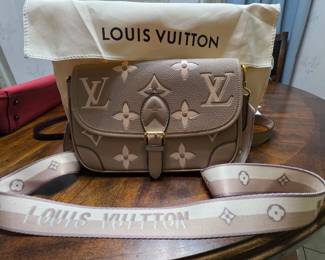 High End Louis Vitton Knock off never used $295