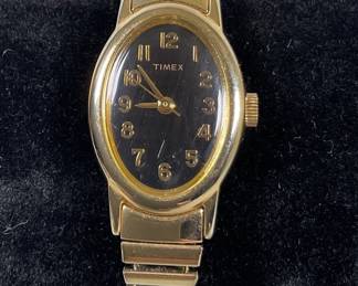 Vintage Timex Cavantina Gold Tone Women's Watch With Expansion Band