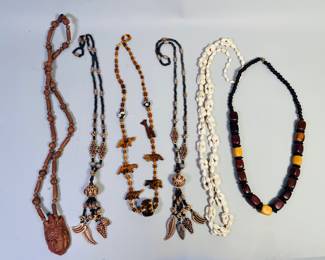 Collection Of Beaded Fashion Necklaces (6)