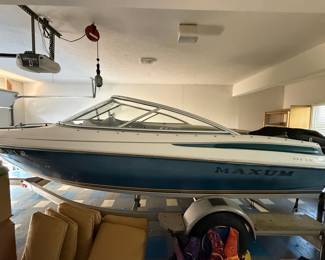 Maxum Boat 1996