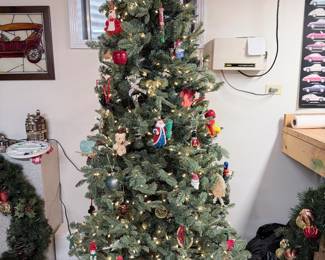 Frontgate 7.5’ lighted Christmas tree