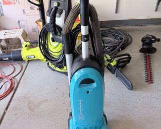 Titan Vacuum