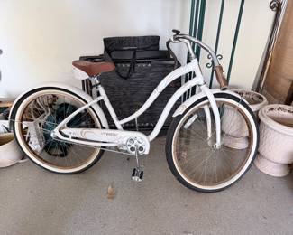 TREK Women’s single speed, coaster bike
