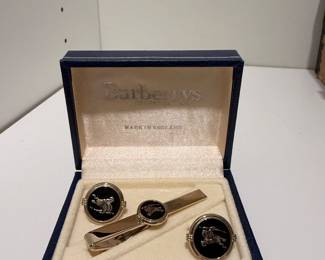 Burberry’s cufflink and tie bar set