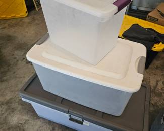 4 totes 30.00