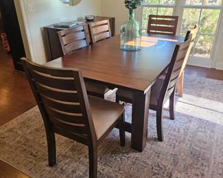 500.00 8 chairs and table with 2 leaf