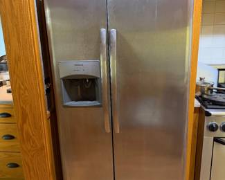 Frigidaire side by side refrigerator