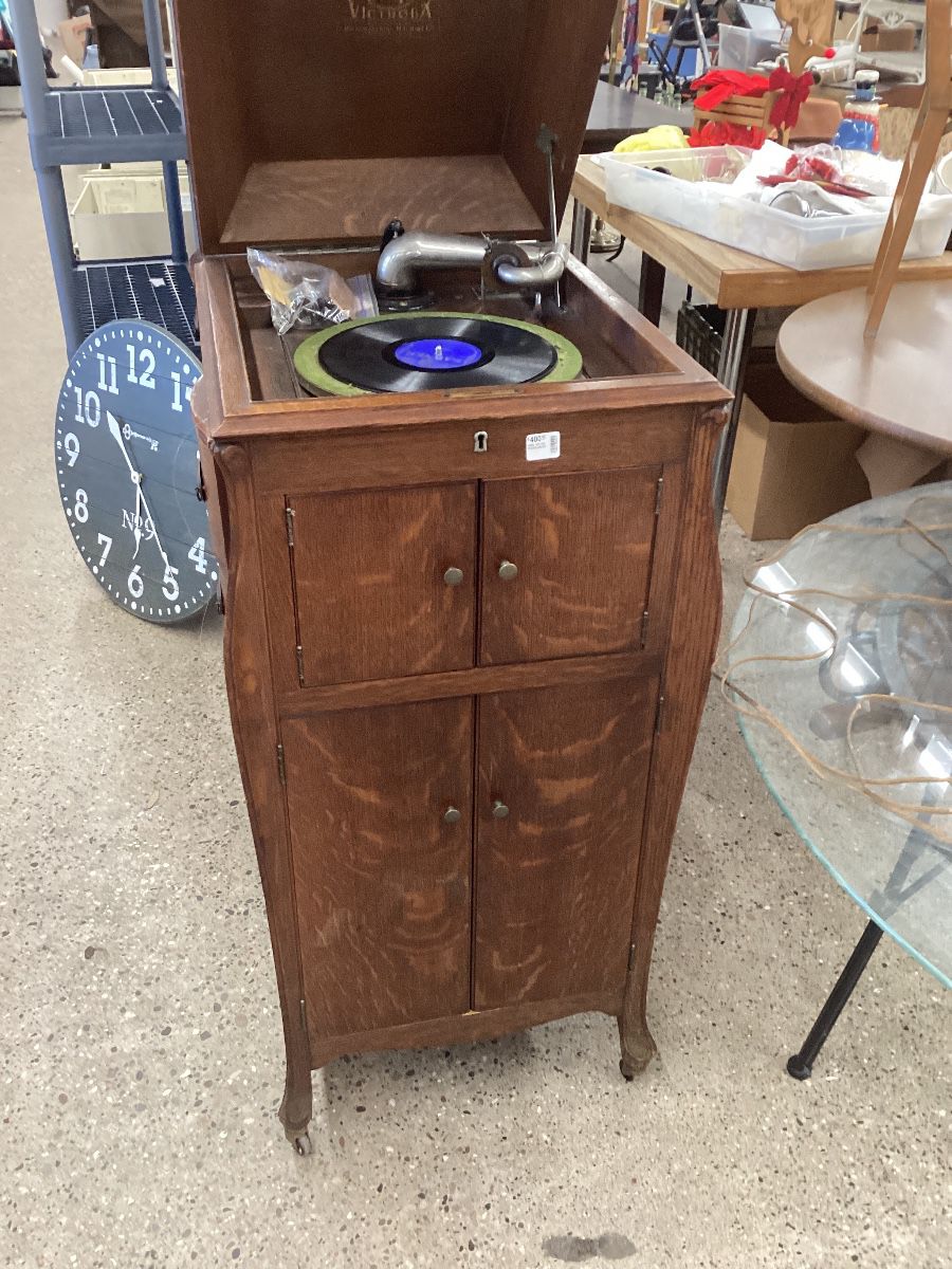 Working Phonograph Record Player