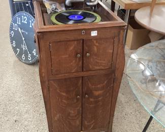 Working Phonograph Record Player