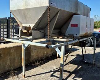 Monroe V-Box Salt Spreader, Model MO-120-50-44, With Lights, Part# 00116333-B, Serial# 12-01-8092