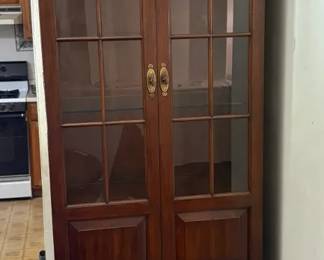 Lammerts Heritage Collection Small Curio Cabinet