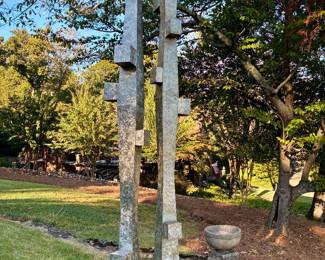 Modern sculpture by renounce Alabama artist Brad Morton