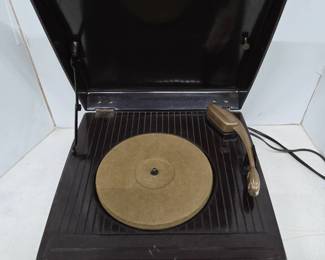 1940s Philco Bakelite Phonograph Model 133A
