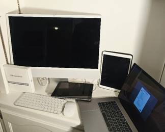 Apple Computer, MacPro Laptop, iPads