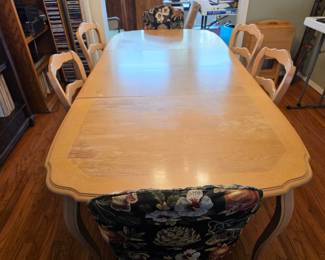 Dining table with 6 captain chairs and 2 leaves