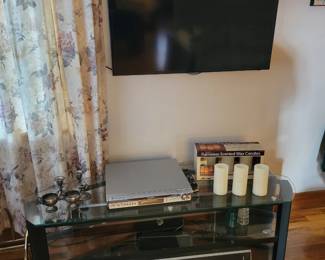 Tv and surround speakers