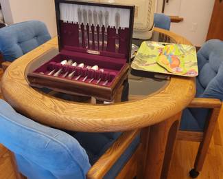 Table and 5 chairs