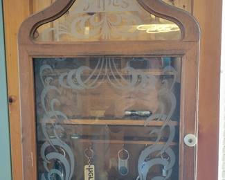 Pipe display cabinet