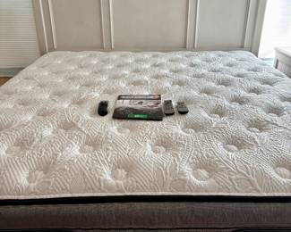King headboard with Malouf Structures S655 adjustable base and air chamber mattress.