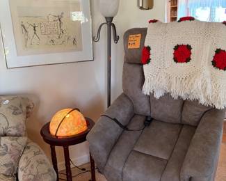 Like New Lift Chair & Recliner 