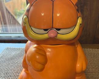 Vintage Enesco Garfield Ceramic Cookie Jar