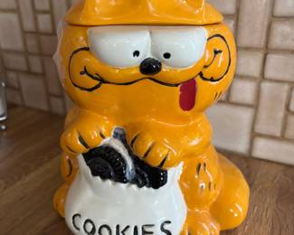 Vintage 1981 Enesco Garfield Cookie Jar