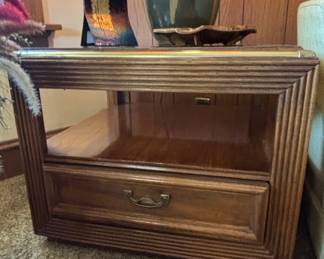 Thomasville Mid-Century Modern Reeded Side Table