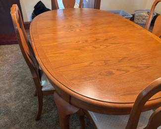Thomasville Queen Anne Style Oak Dining Set