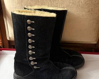 Ugg