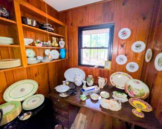 Various porcelain and china pieces