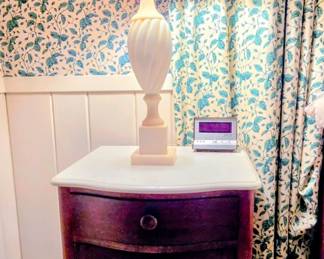 Second night stand to bed set