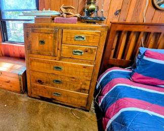 Chest of drawers