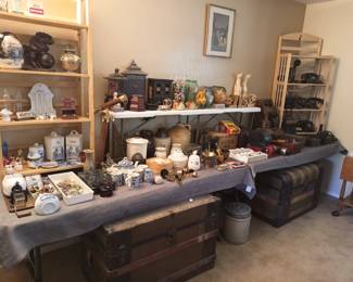 Well look at that - its a whole wall of nifty antiques!