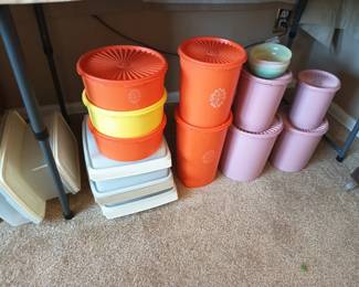 The many colors of tupperware