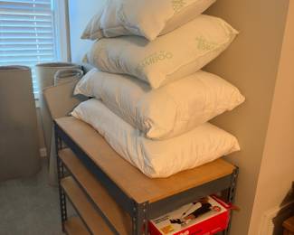 pillows/shelf unit