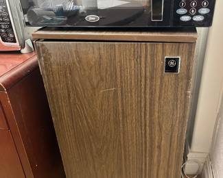 Mini fridge
