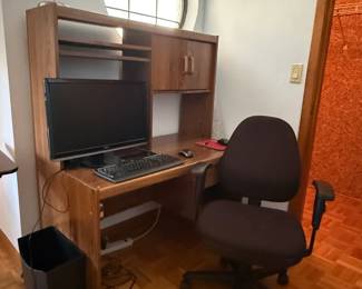 Computer desk w/hutch, office chair