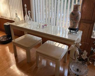 Vintage 1970's console table w/matching stools