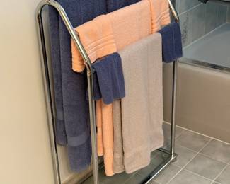 Metal quilt/towel rack