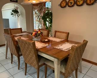 7" farm table , 6 chairs - Excellent Condition!